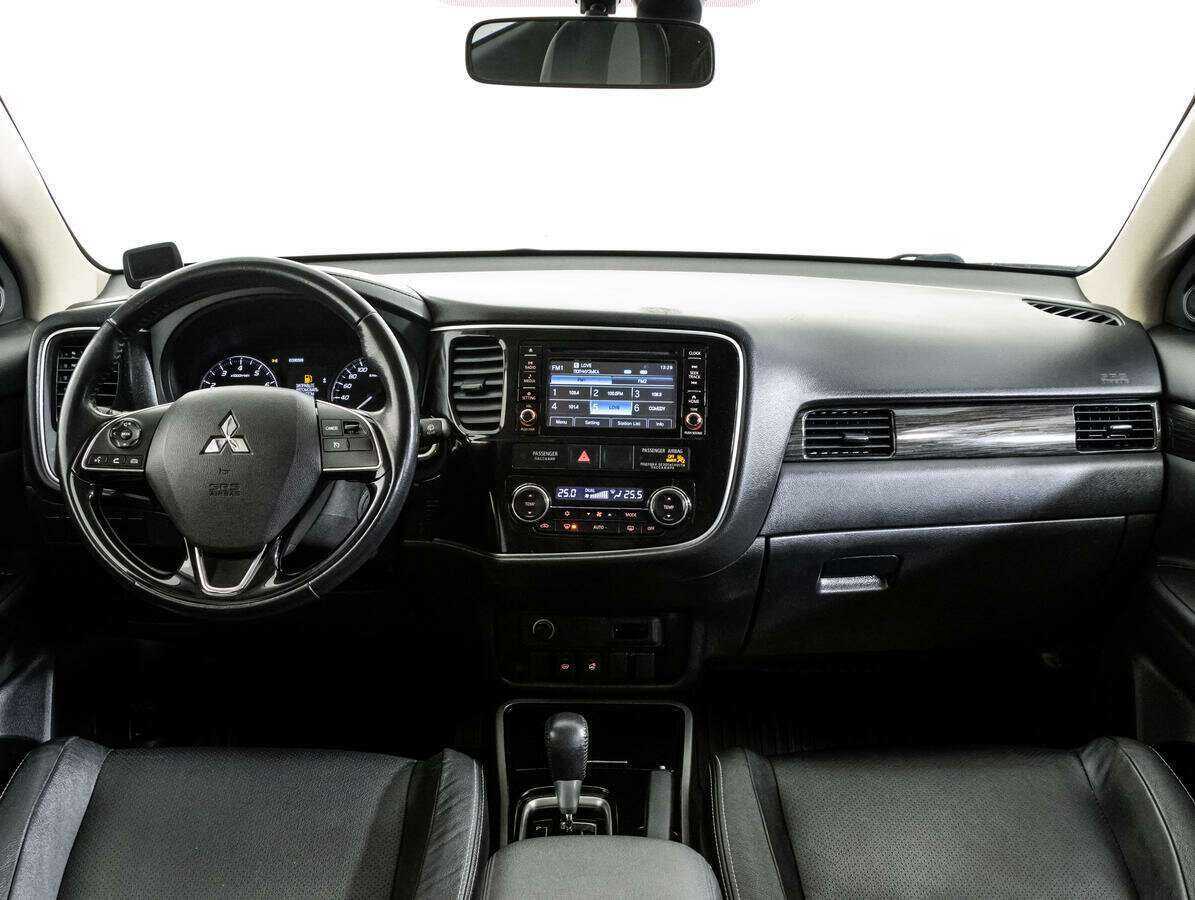 Купить Mitsubishi Outlander, 2017, 69 134 км, фото №10