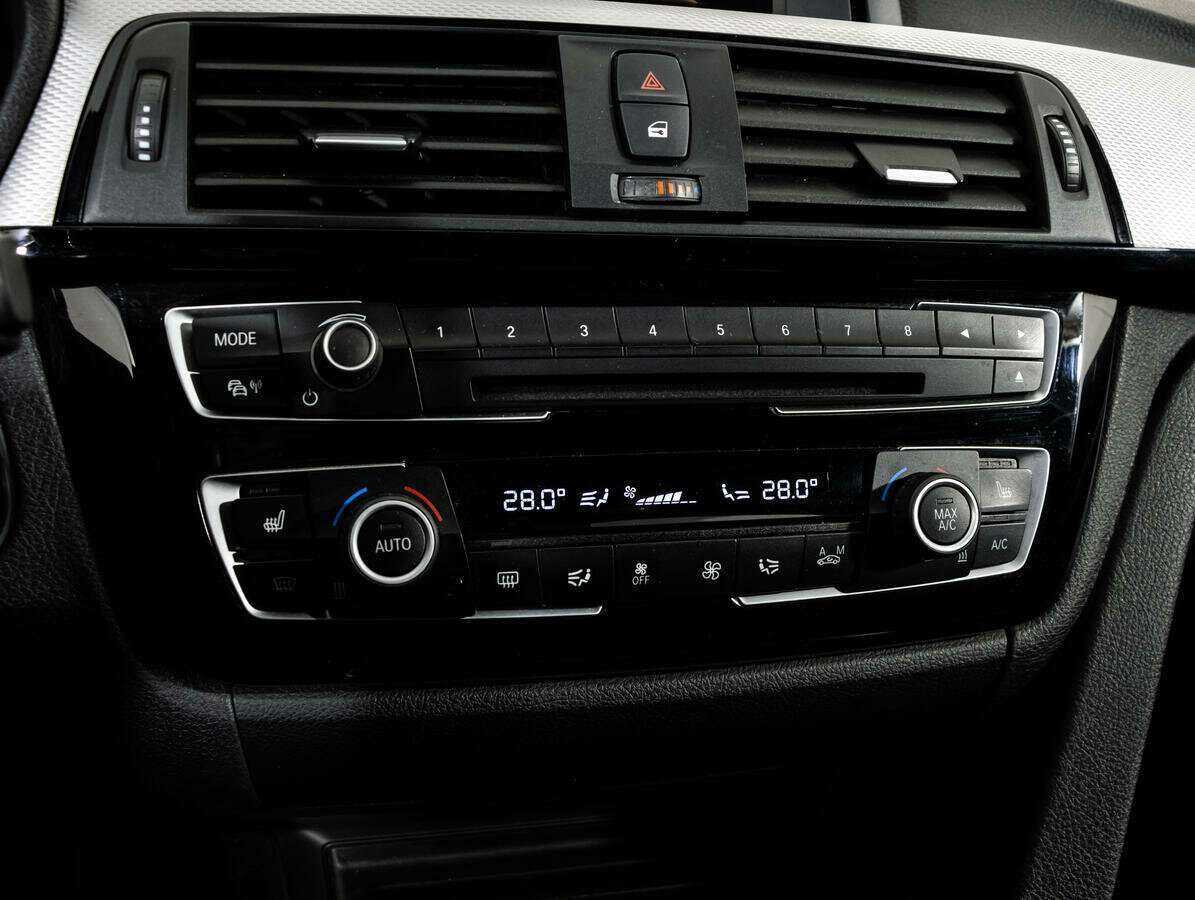 Купить BMW 3 серии 320i xDrive, 2017, 179 232 км, фото №15