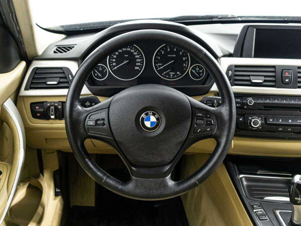 Купить BMW 3 серии 320i, 2014, 215 678 км, фото №17