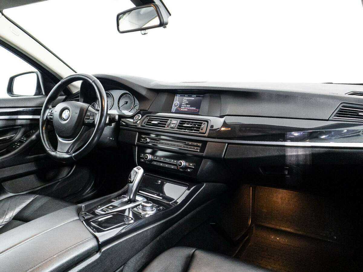 Купить BMW 5 серии 528i, 2012, 67 811 км, фото №9