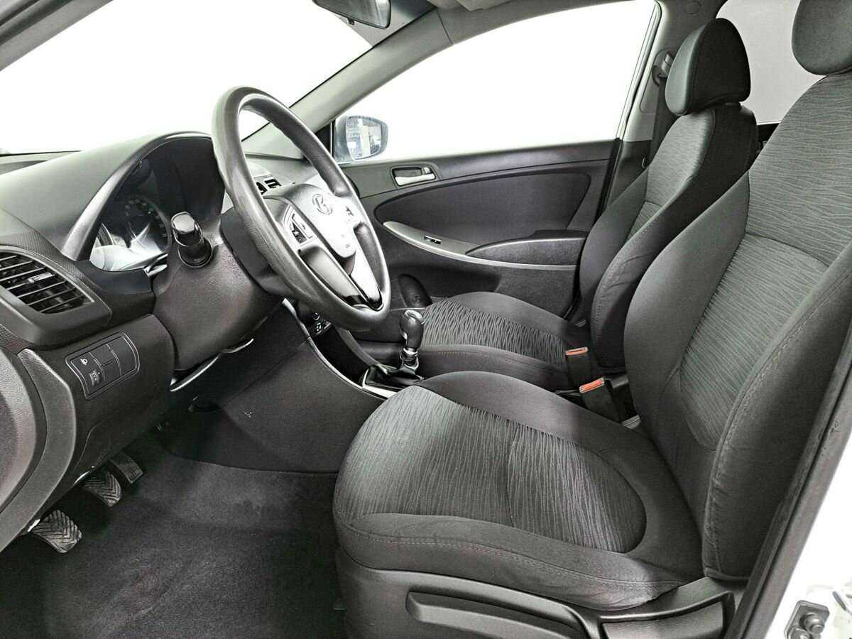 Купить Hyundai Solaris, 2016, 209 000 км, фото №12