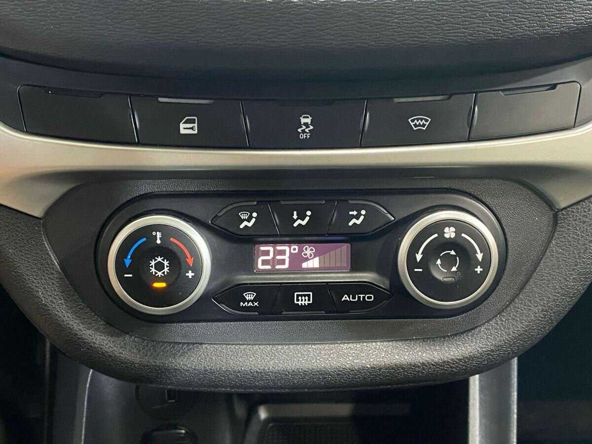 Купить Lada (ВАЗ) Vesta SW Cross, 2021, 63 366 км, фото №14