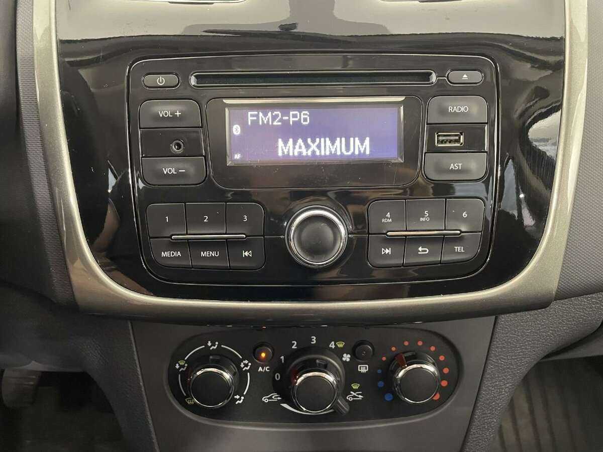 Купить Renault Logan, 2016, 50 412 км, фото №12