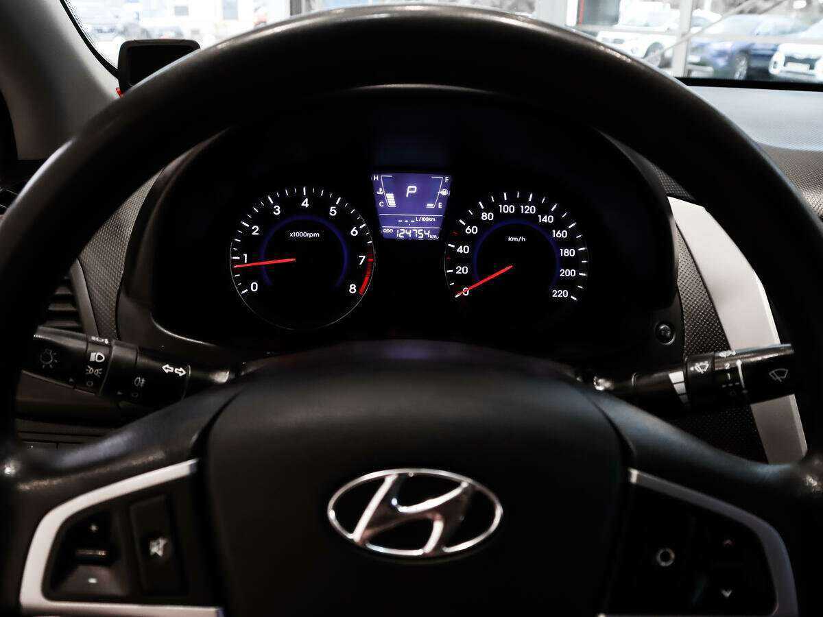 Купить Hyundai Solaris, 2012, 124 753 км, фото №16