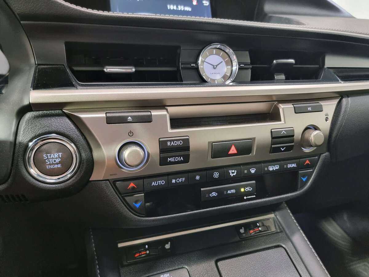 Купить Lexus ES 200, 2016, 105 150 км, фото №20