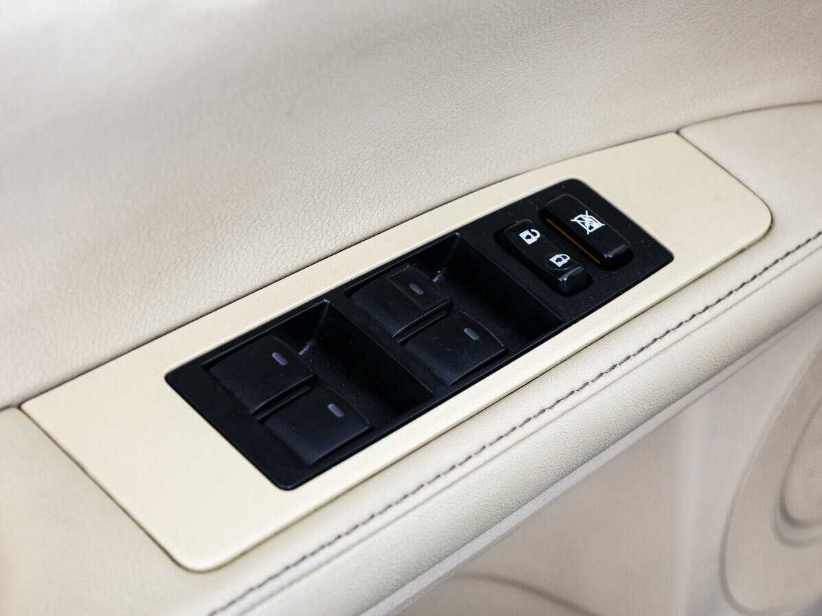 Купить Lexus ES 300h, 2014, 360 841 км, фото №21