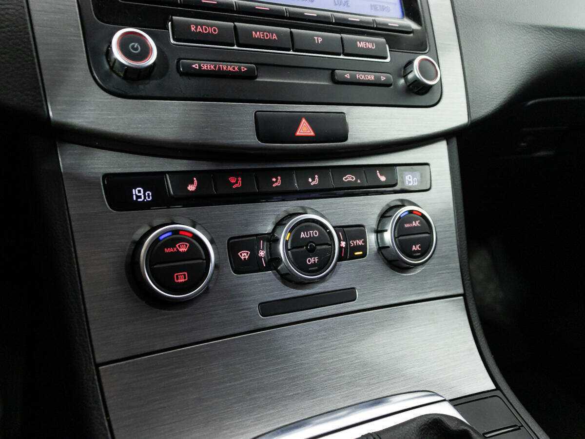 Купить Volkswagen Passat, 2013, 230 742 км, фото №15