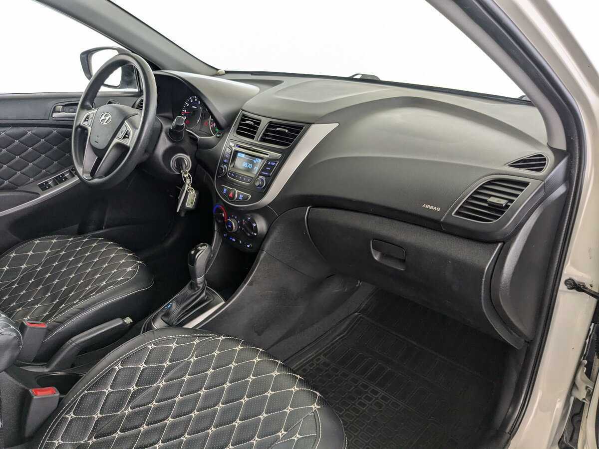 Купить Hyundai Solaris, 2015, 120 409 км, фото №9