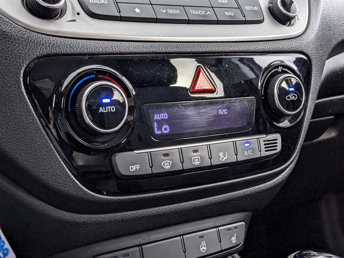 Купить Hyundai Solaris, 2018, 122 570 км, фото №17