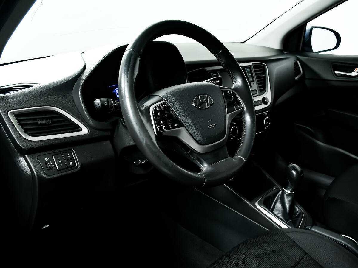 Купить Hyundai Solaris, 2017, 244 762 км, фото №13