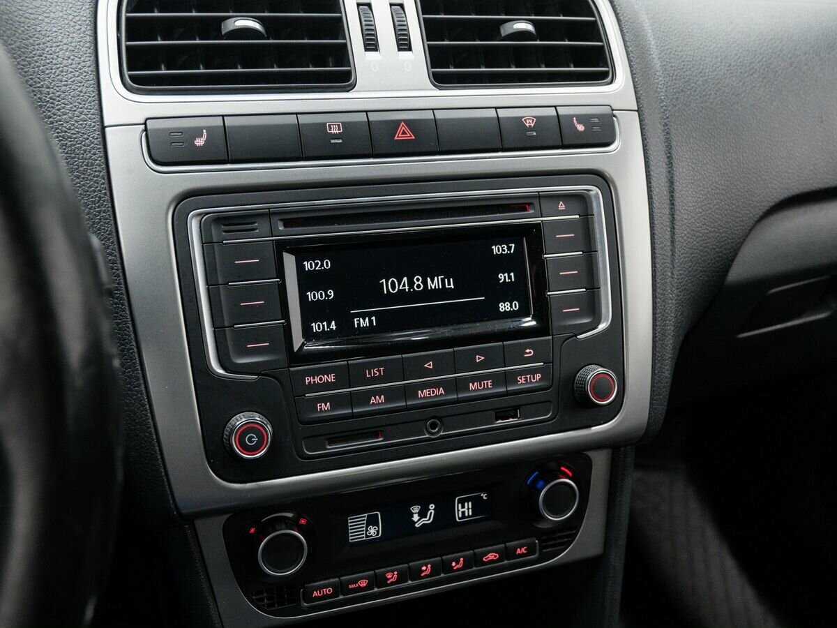 Купить Volkswagen Polo, 2017, 93 000 км, фото №17