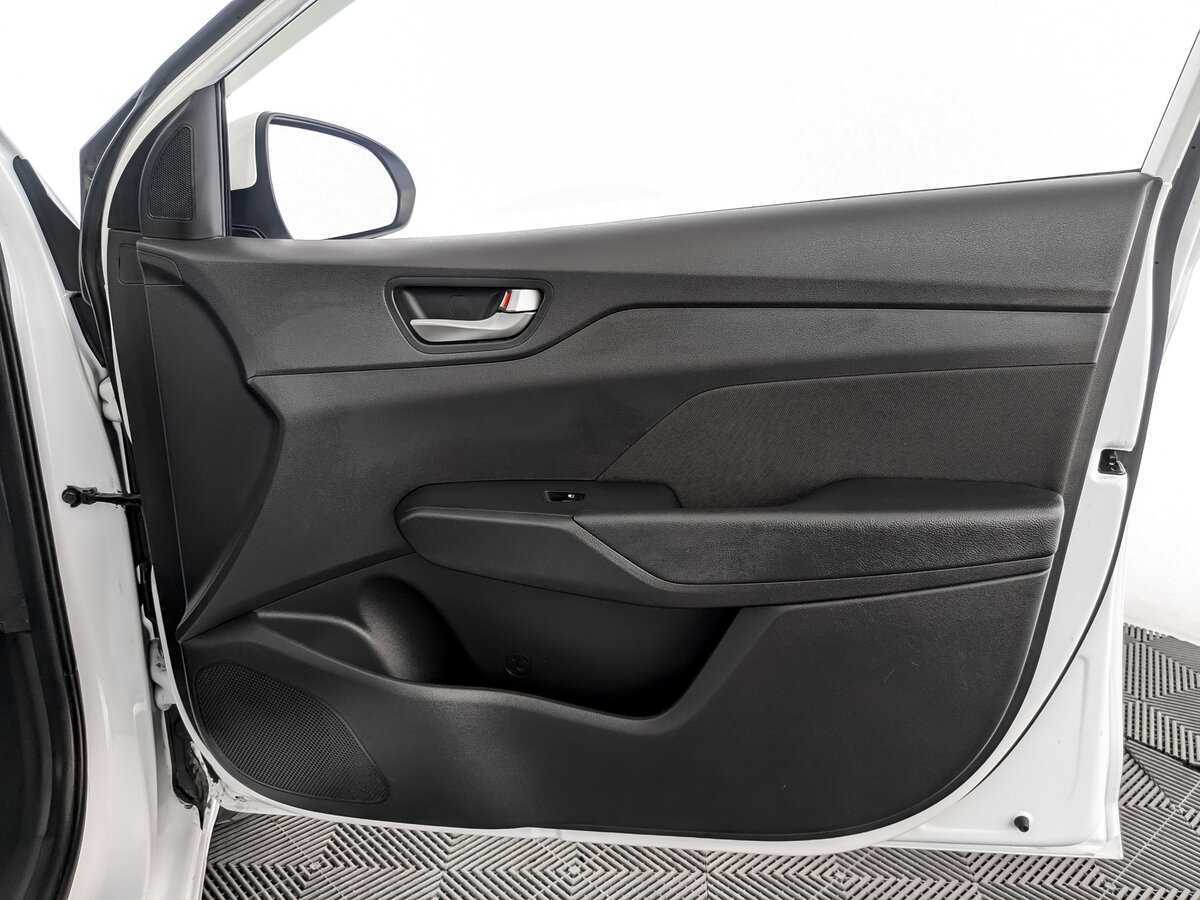 Купить Hyundai Solaris, 2018, 128 050 км, фото №23