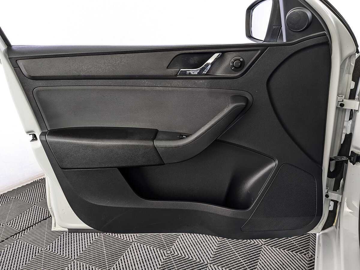 Купить Skoda Rapid, 2017, 158 698 км, фото №19