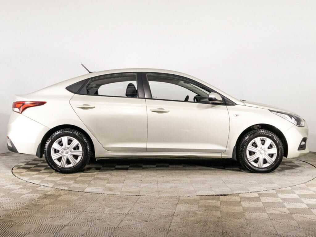 Купить Hyundai Solaris, 2018, 89 299 км, фото №4