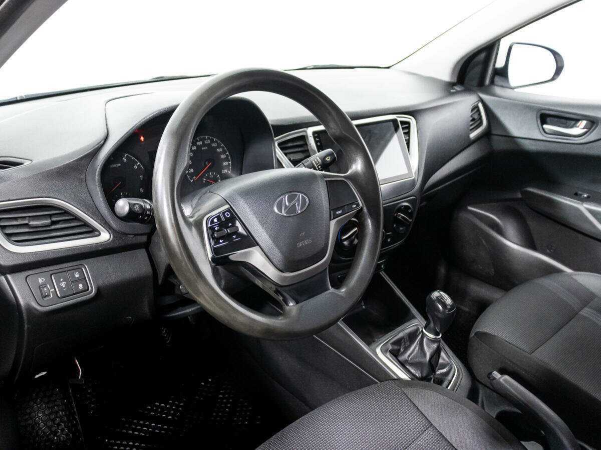 Купить Hyundai Solaris, 2017, 327 514 км, фото №11