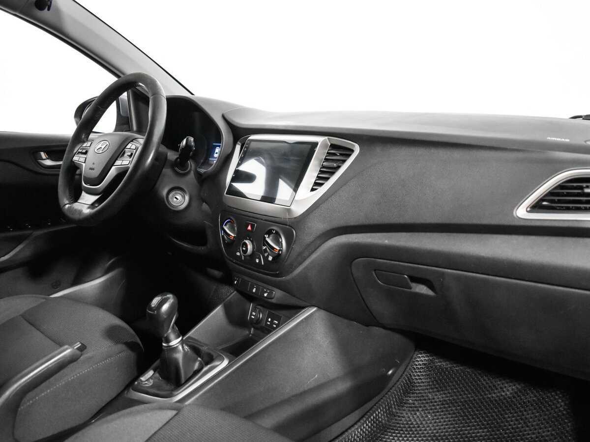 Купить Hyundai Solaris, 2017, 347 550 км, фото №9