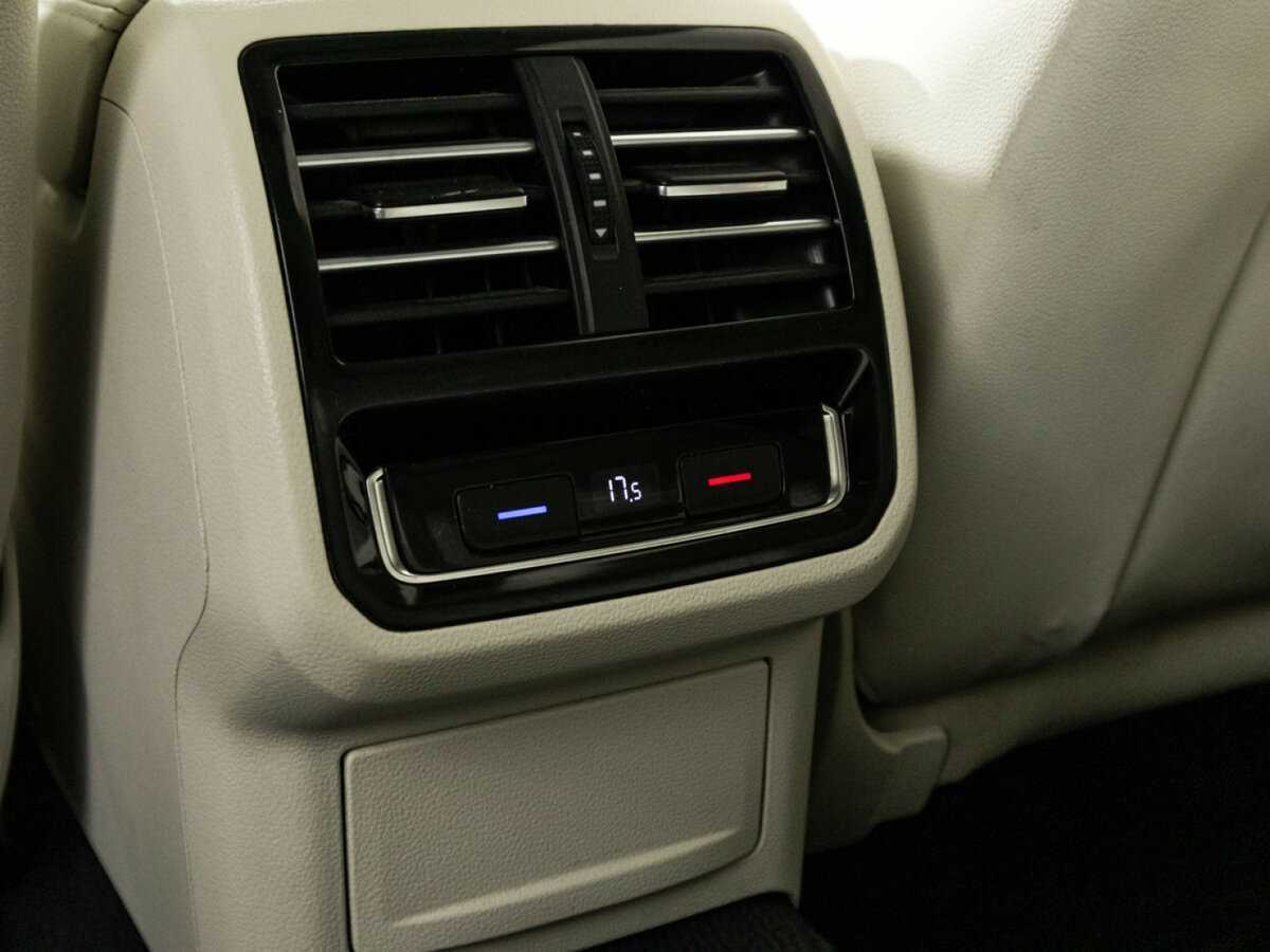 Купить Volkswagen Passat, 2018, 93 196 км, фото №17