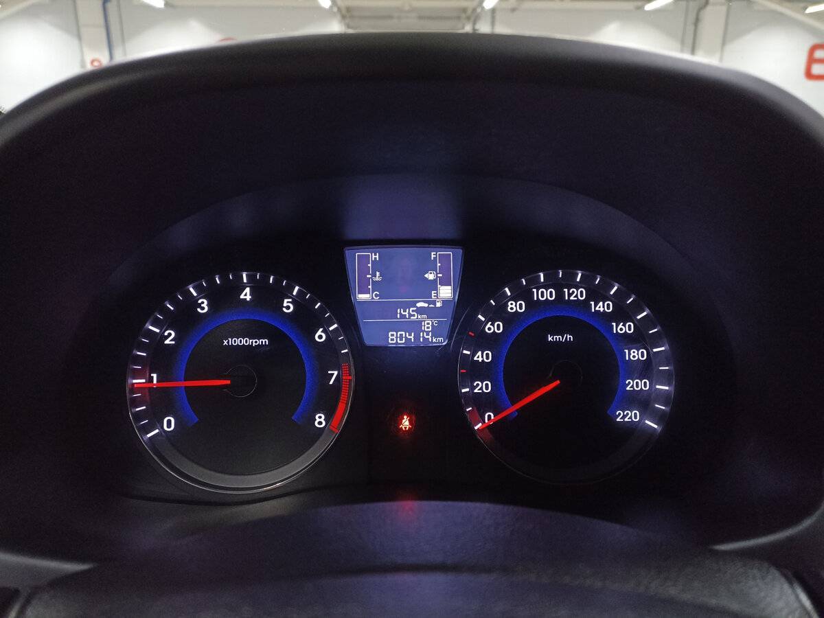 Купить Hyundai Solaris, 2016, 80 397 км, фото №13