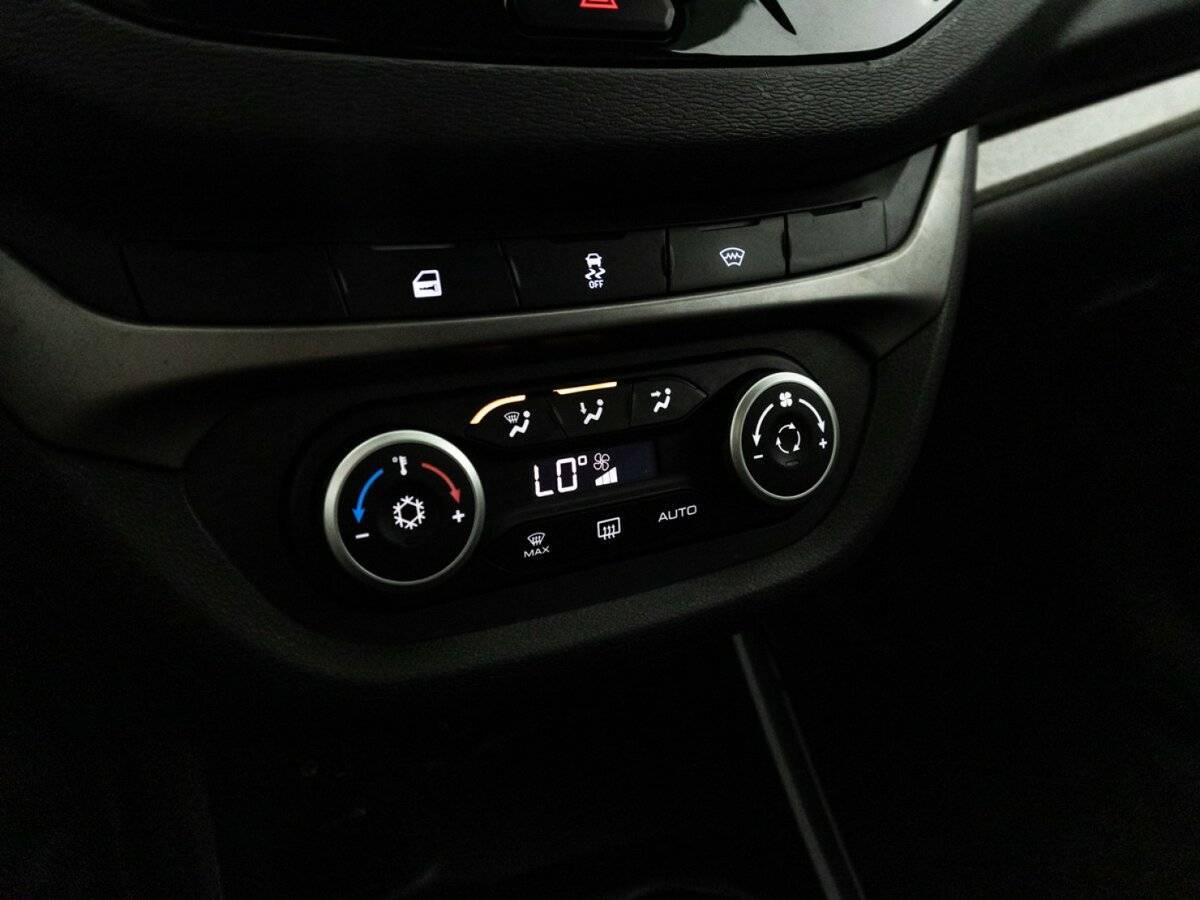 Купить Lada (ВАЗ) Vesta SW, 2019, 108 804 км, фото №16