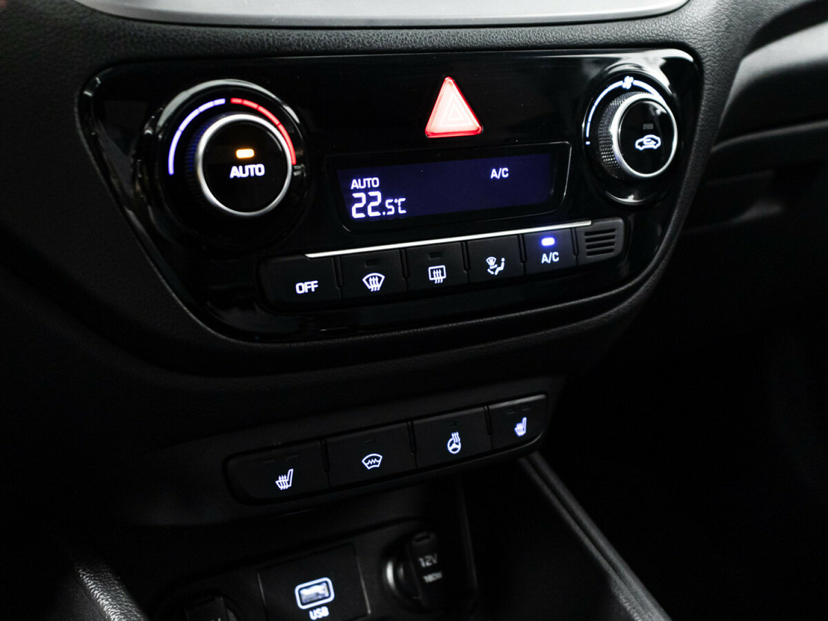 Купить Hyundai Solaris II, 2019, 129 351 км, фото №16